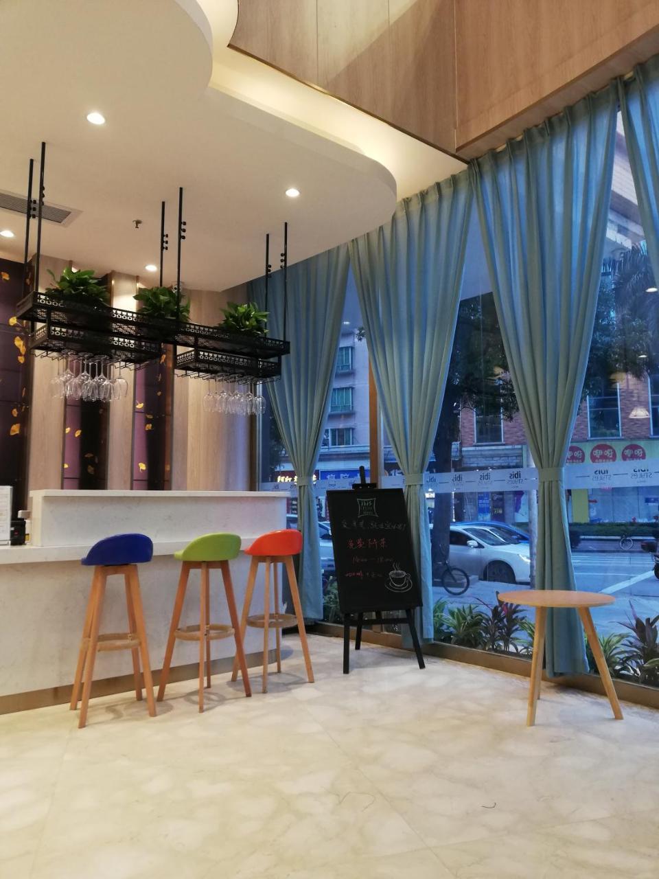 Ibis Styles Guangzhou Panyu Shiqiao Hotel Экстерьер фото